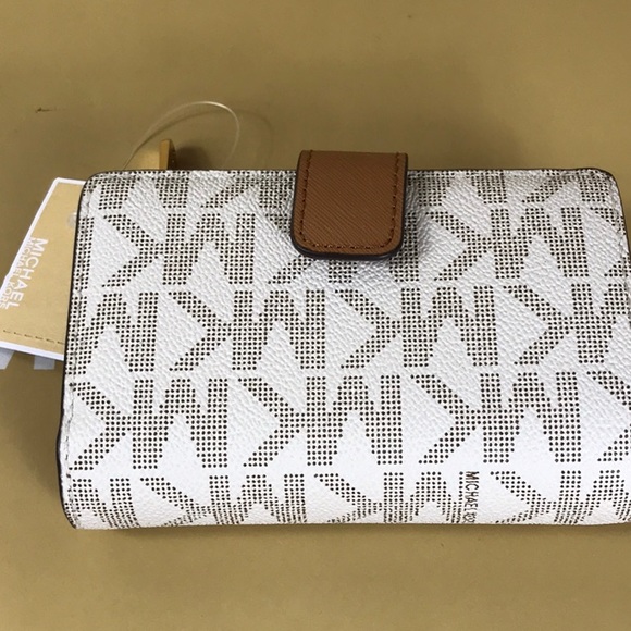 Michael Kors Vanilla/Acorn fold Zip coin Wallet - Picture 3 of 7